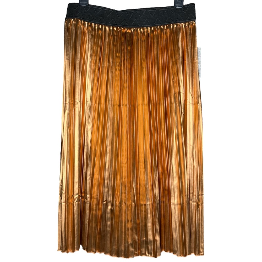 Elegant Gold Pleated Skirt
